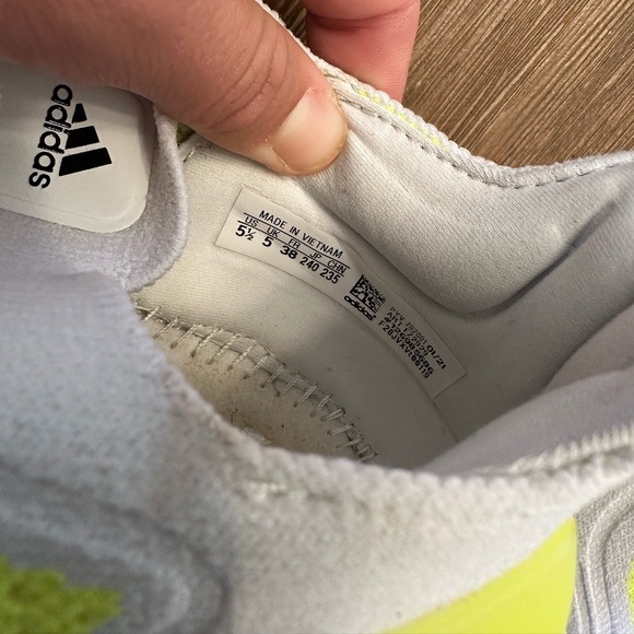 Kids/Womens Ultraboost - Picture 4 of 4